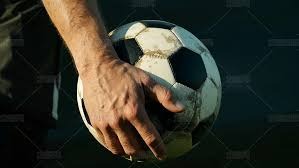 数学轶事：解析“麻省理工算牌团队”如何利用 21 点基本策略横扫赌城。（数学趣谈：揭示麻省理工算牌团队如何凭借21点基本策略席卷赌城）